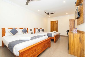 Deluxe Quadruple Room | 1 bedroom, desk, iron/ironing board, free WiFi