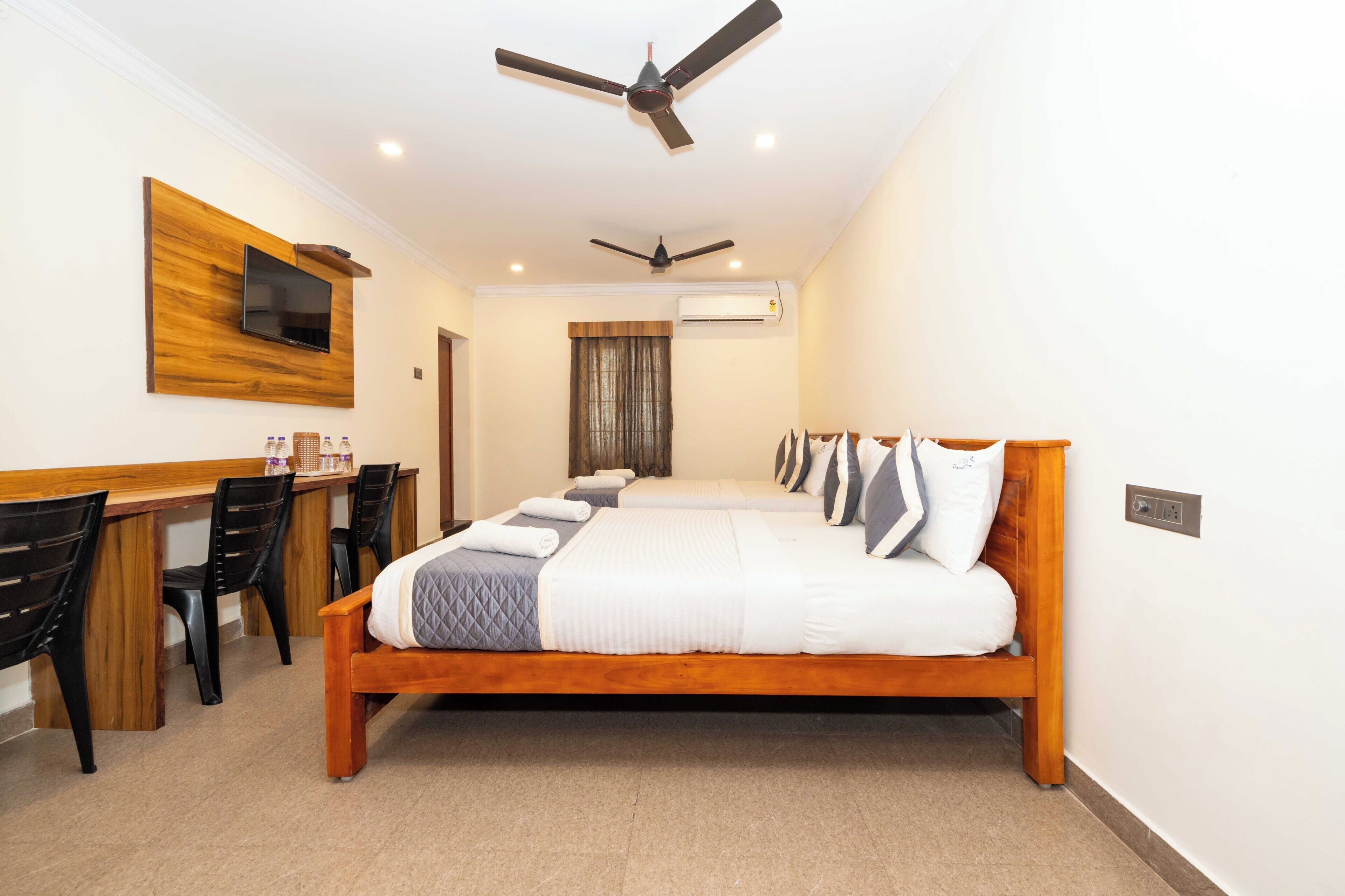 Deluxe Quadruple Room | 1 bedroom, desk, iron/ironing board, free WiFi