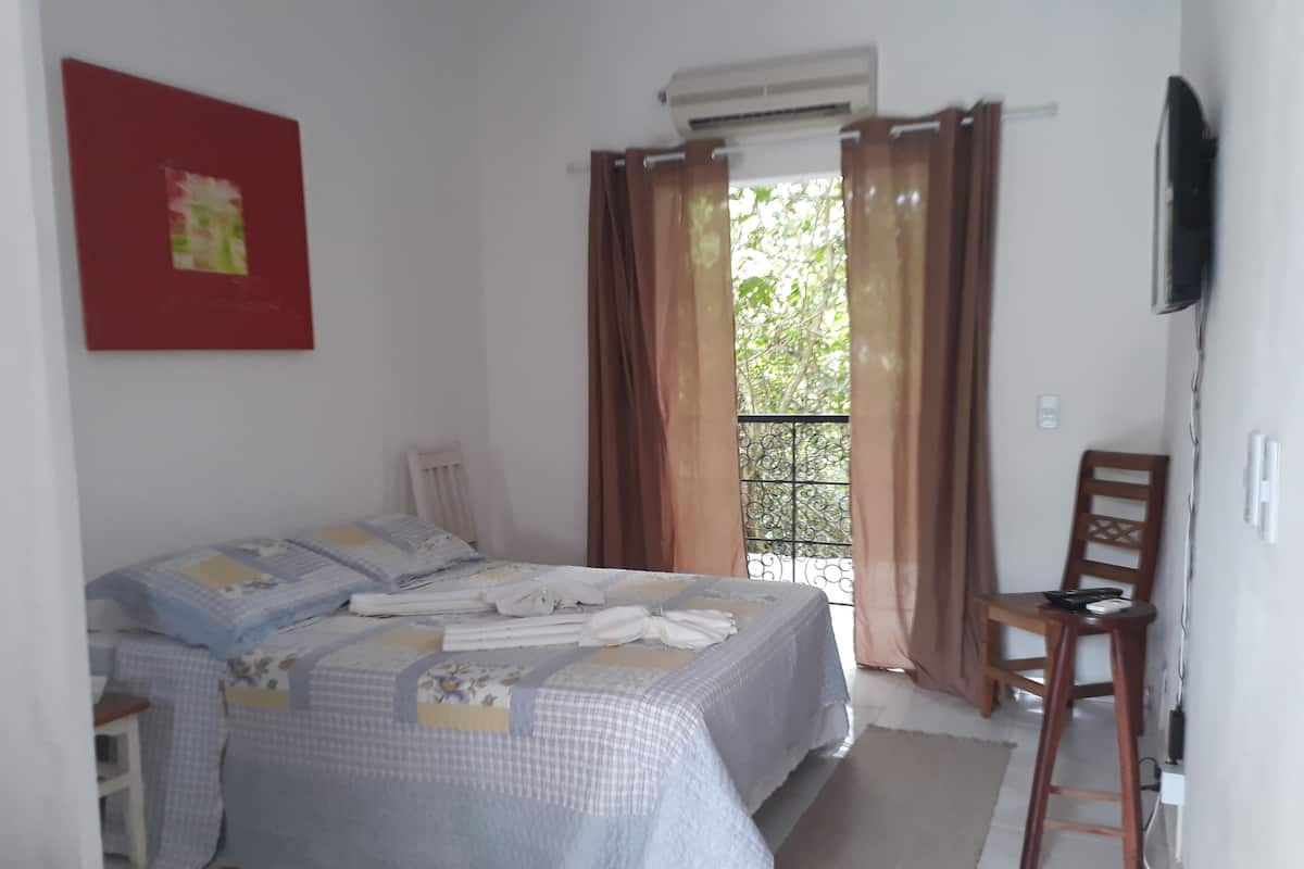 Comfort Double Room, 1 Double Bed, Garden View | Minibar, bed sheets