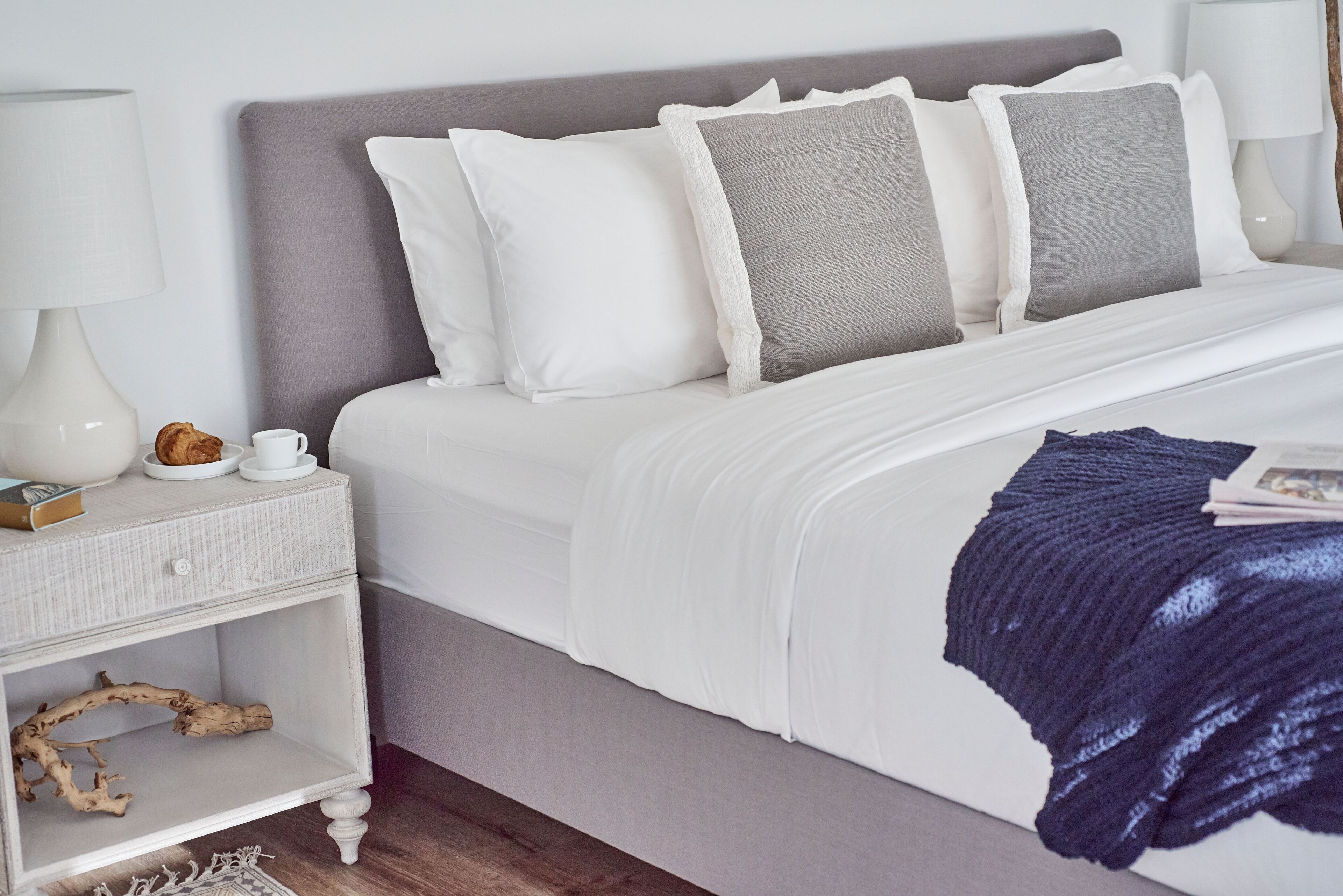 deluxe room, 1 king bed | 1 bedroom, premium bedding, down duvets, memory-foam beds