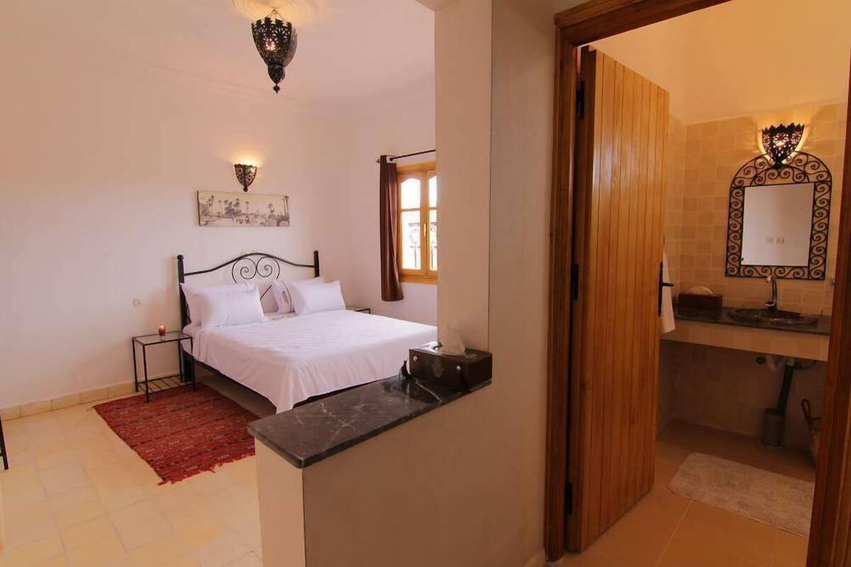 Triple Room | Minibar, in-room safe, desk, iron/ironing board (on request)