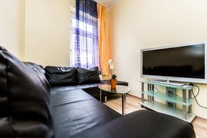 Apartment, 2 Bedrooms, Kitchen (W6) | Living area