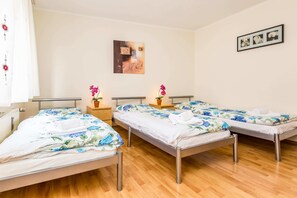 Apartment, 2 Bedrooms, Kitchen (W7)