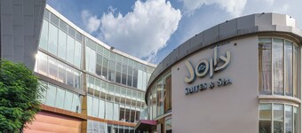Jolly Suites Petkasem