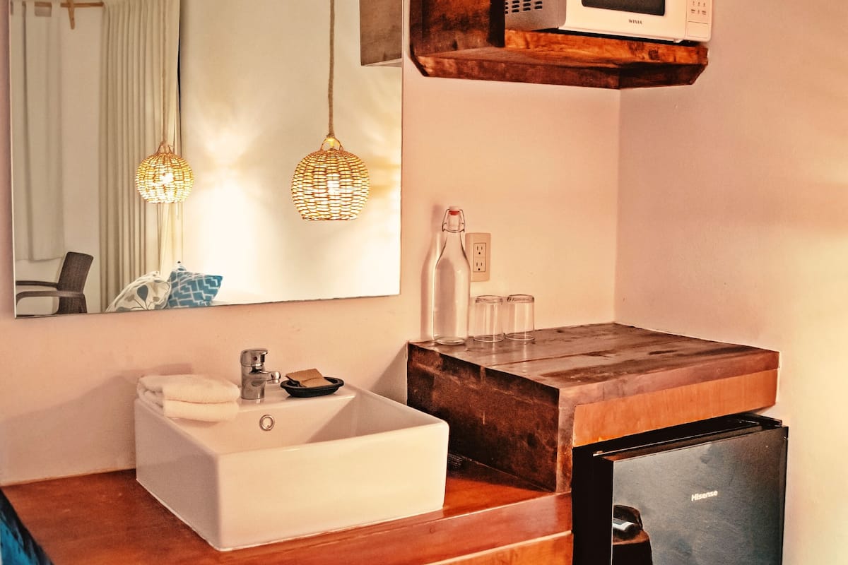 junior room | private kitchen | mini-fridge, microwave