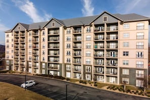 Exterior - MVC - Sweet Penthouse - 2 FREE Attraction Tickets with EACH night Stay Including Dollywood (Pigeon Forge)