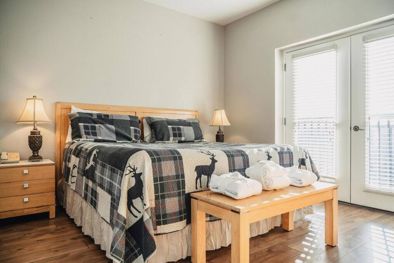 5 chambres, bureau, fer et planche à repasser, Wi-Fi gratuit