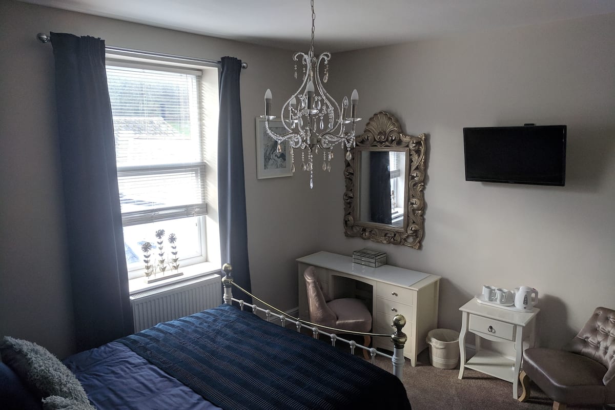 Premium bedding, individually decorated, individually furnished, desk