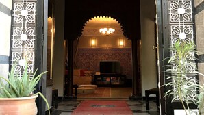 مدخل المنشأة