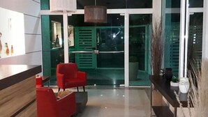 Lobby - 2 Qtos Predio Novo em Cabo Frio (Cabo Frio)