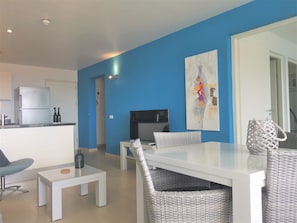 Dining - Blue Bay Ocean View Apartment (Sint-Michiel)