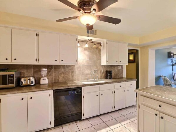 Private kitchen - Diplomat House (Savannah)