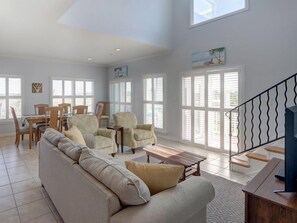 House, Multiple Beds (Dolphin Dance) | Living room