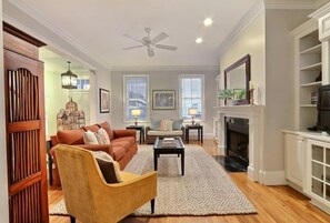 Ferienhaus, Mehrere Betten (Crawford Main House) | Wohnzimmer