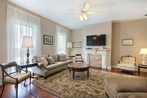 House, Multiple Beds (Change Of Place Main House) | Living room - Change Of Place Main House (Savannah)