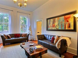 House, Multiple Beds (Carly`s Retreat) | Living room