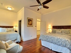 House, Multiple Beds (Carly`s Retreat)