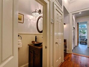 House, Multiple Beds (Carly`s Retreat) | Bathroom | Towels - Carly`s Retreat (Savannah)