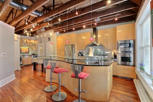 Apartment, Multiple Beds (Broughton Corner Loft) | Private kitchen | Cookware/dishes/utensils - Broughton Corner Loft (Savannah)