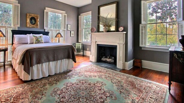 House, 1 Queen Bed (Bird Baldwin Parlor) - Bird Baldwin Parlor (Savannah)