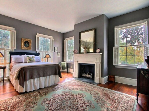 House, 1 Queen Bed (Bird Baldwin Parlor) | 1 bedroom