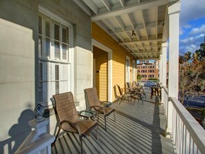 House, 1 Queen Bed (Bird Baldwin Parlor) | Balcony