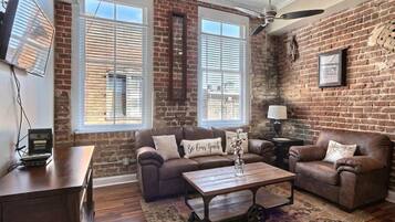 Apartment, 2 Queen Beds (Broughton Hideaway) | Living room