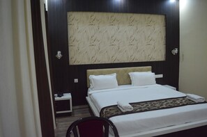 Phòng đôi Deluxe, 1 giường đơn lớn, phù hợp cho người khuyết tật, quang cảnh thành phố | 1 phòng ngủ, két bảo mật tại phòng 