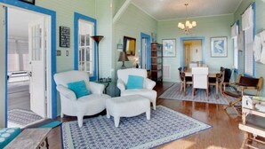 Flat-screen TV - Seas the Day (Tybee Island)