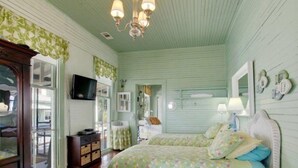 4 bedrooms, desk, WiFi (free) - Seas the Day (Tybee Island)