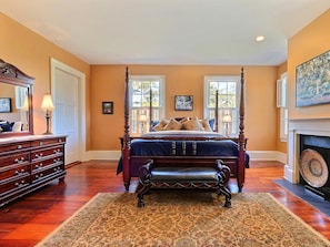 House, 1 King Bed (Bird Baldwin Forsyth Suite)