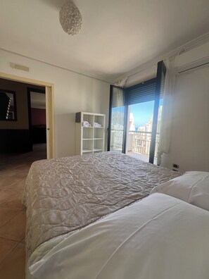 Familienapartment | Allergikerbettwaren, Daunenbettdecken, Pillowtop-Betten