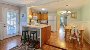 Condo, 2 Queen Beds (Wade on the Water) | Private kitchen - Wade on the Water (Tybee Island)