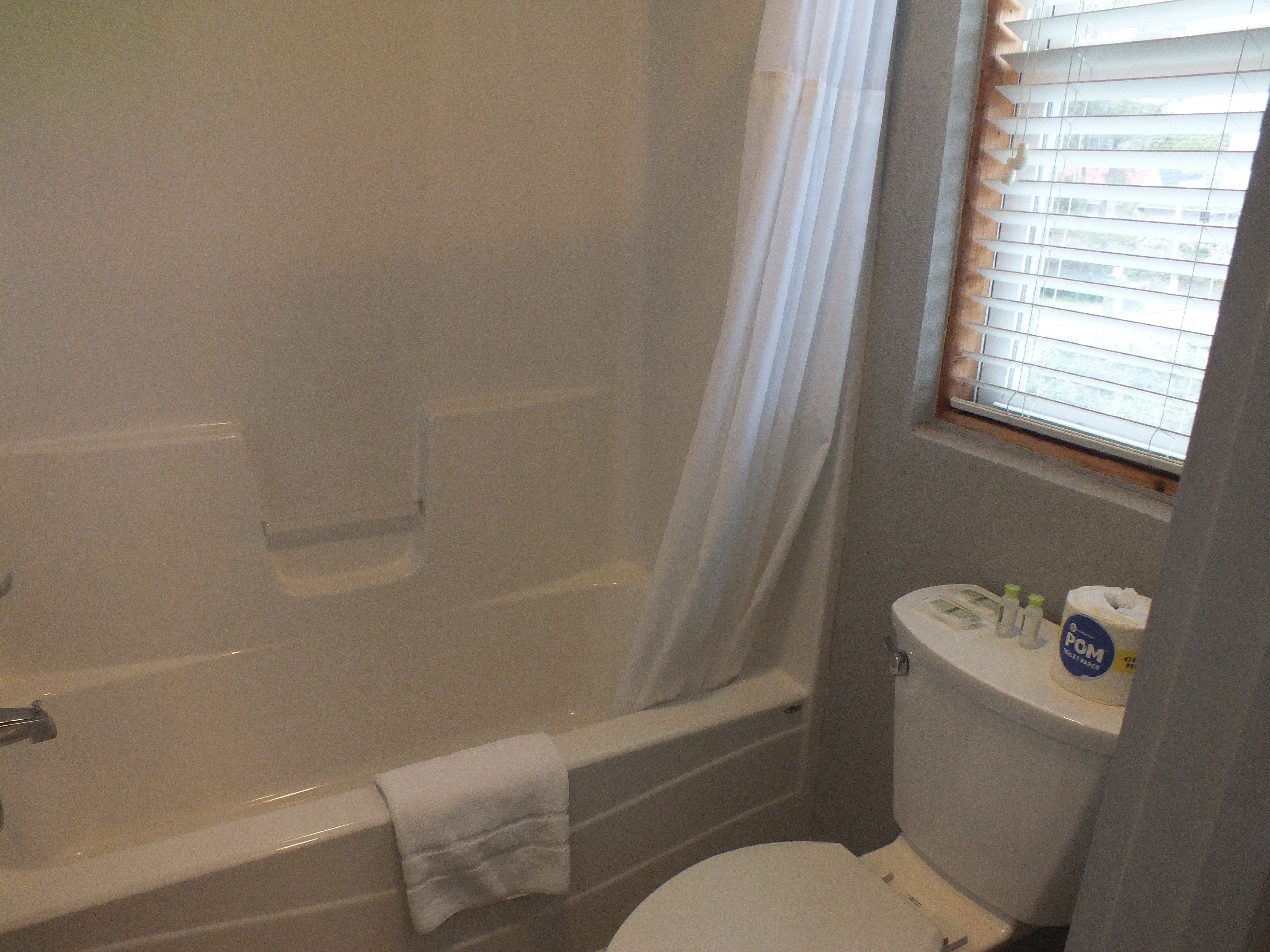 standard room, 2 double beds, non smoking | bathroom | free toiletries, hair dryer, towels
