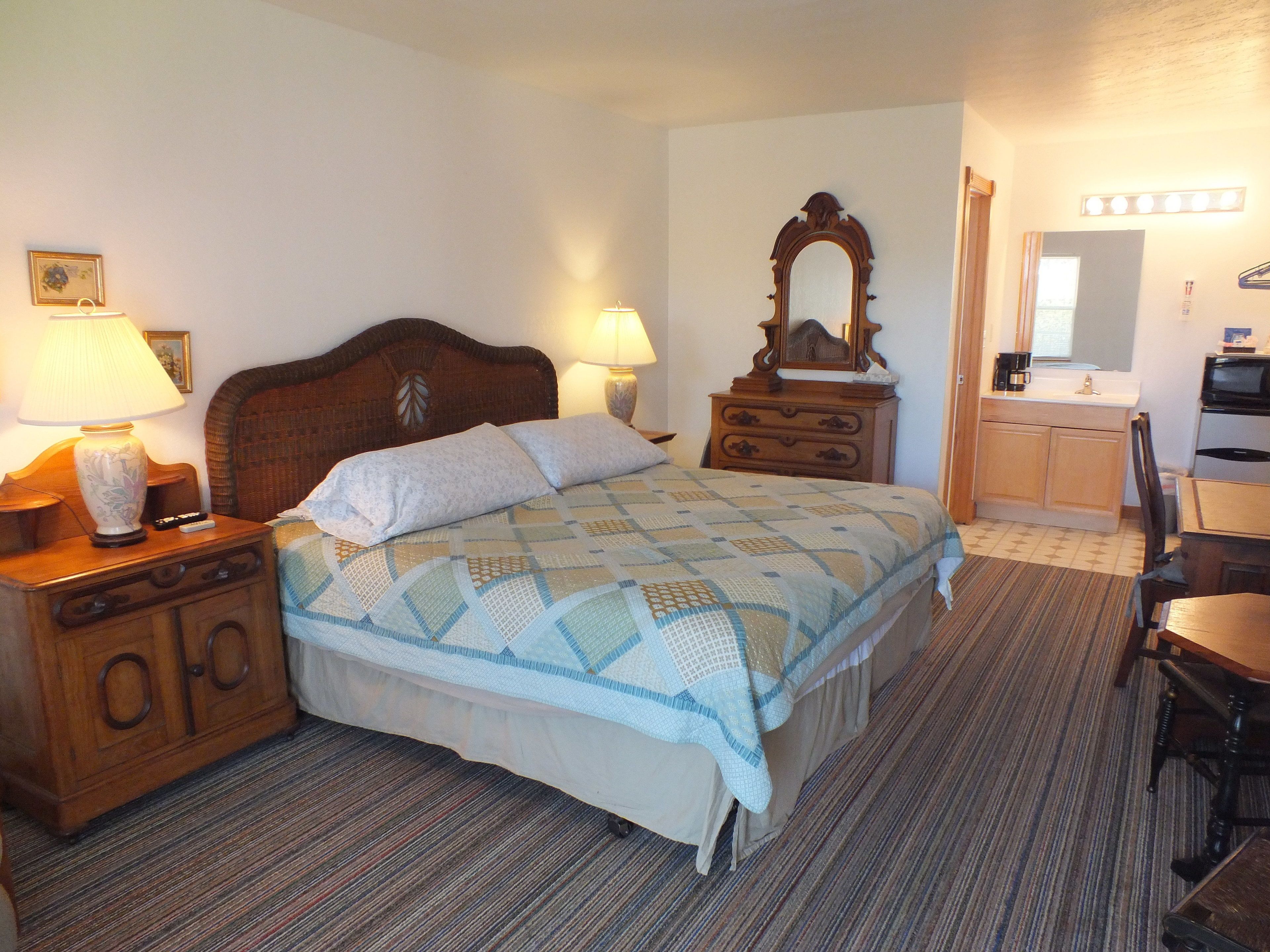 Standard Room, 1 King Bed, Non Smoking