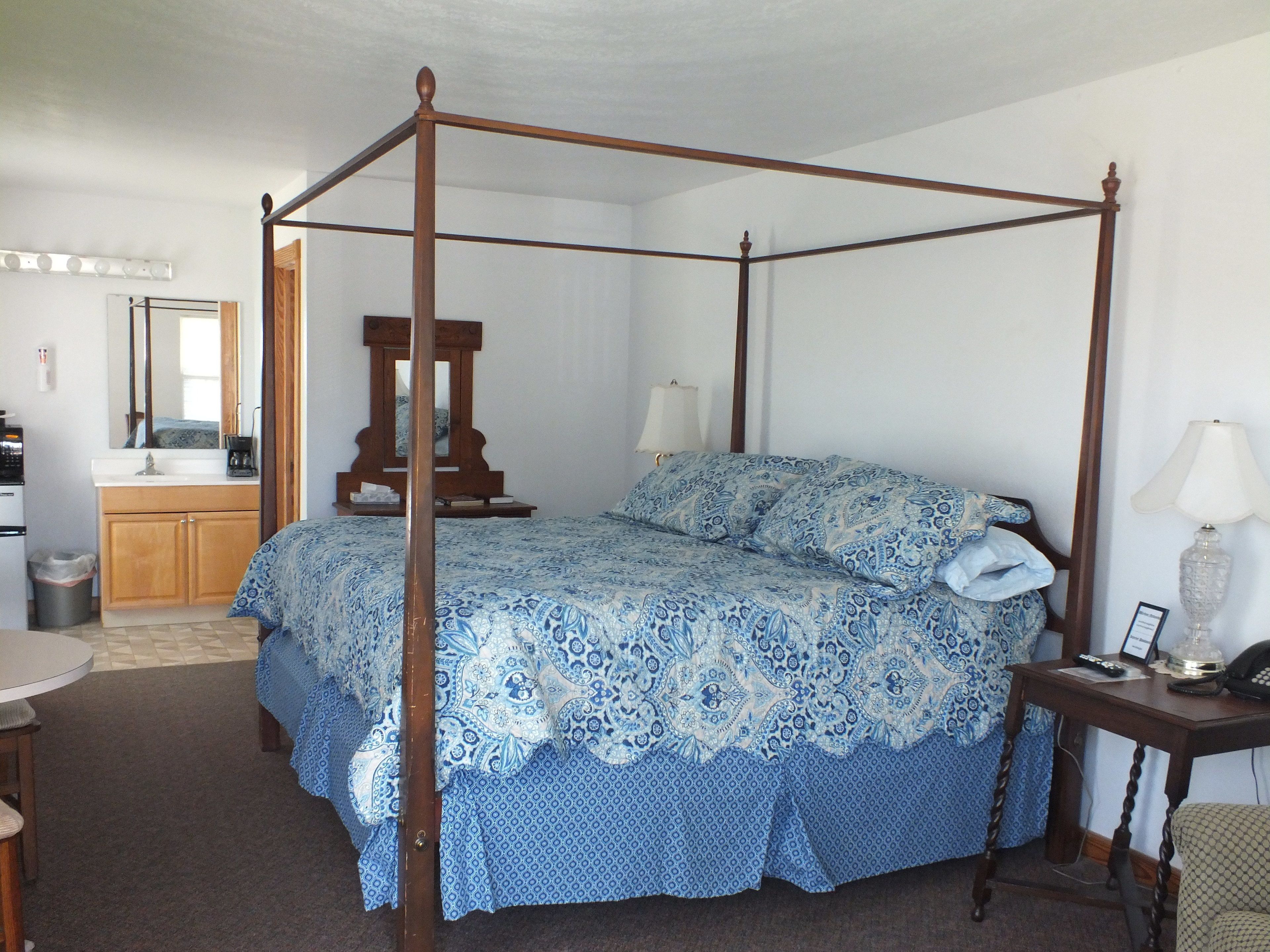 standard room, 1 king bed, non smoking | 1 bedroom, free wifi