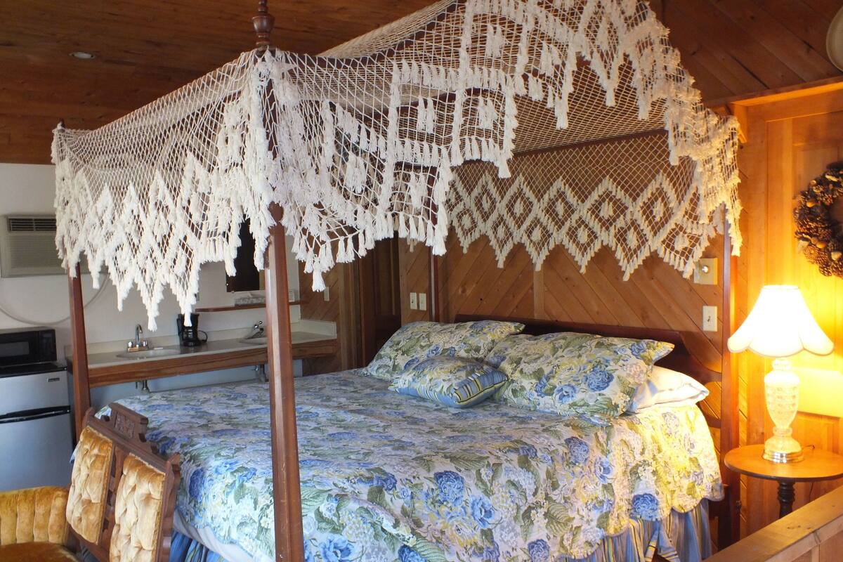 standard room, 1 king bed, non smoking | 1 bedroom, free wifi