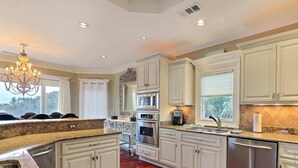 Casa, letti multipli (Tybee Nights) | Cucina privata