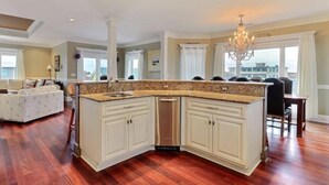 Casa, letti multipli (Tybee Nights) | Cucina privata