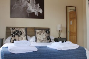 雙人房 | 書桌、遮光窗簾/窗簾、熨斗/熨衫板、免費 Wi-Fi