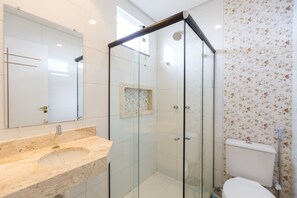Shower, free toiletries, hair dryer, towels