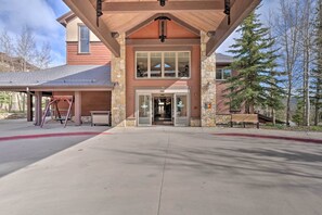 Exterior - Ski In/Out New Years Ski Week At Grand Timber Lodge In Breckenridge, Colorado (Breckenridge)