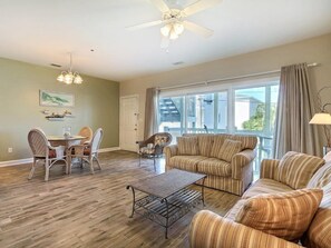 Apartment, 2 Queen-Betten (South Beach Retreat) | Wohnzimmer