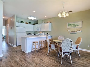 Condo, 2 Queen Beds (South Beach Retreat) | Private kitchen | Microwave, oven, cookware/dishes/utensils