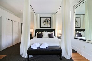 1 bedroom - Romancing The Jones (Savannah)