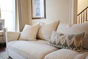 Room - Oglethorpe Manor Main House (Savannah)