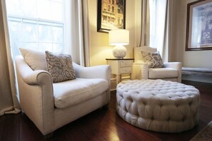 House, Multiple Beds (Oglethorpe Manor Main House) | Living room