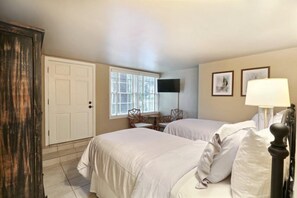 House, 1 King Bed (Orleans Square)