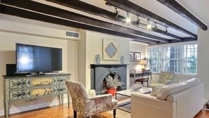 Casa, 1 cama King (Orleans Square) | Sala de estar