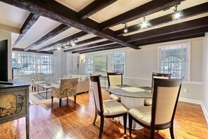 House, 1 King Bed (Orleans Square) | Living room